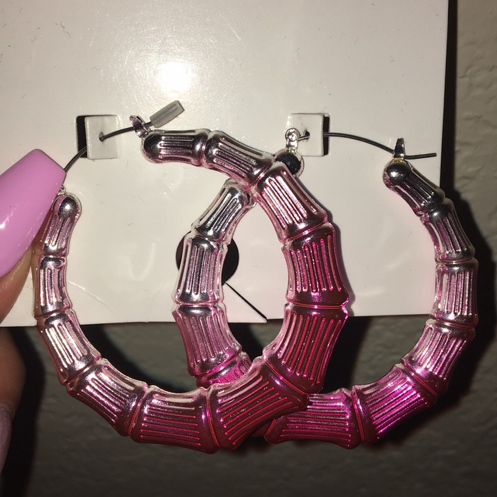 These cute pink bamboo earrings